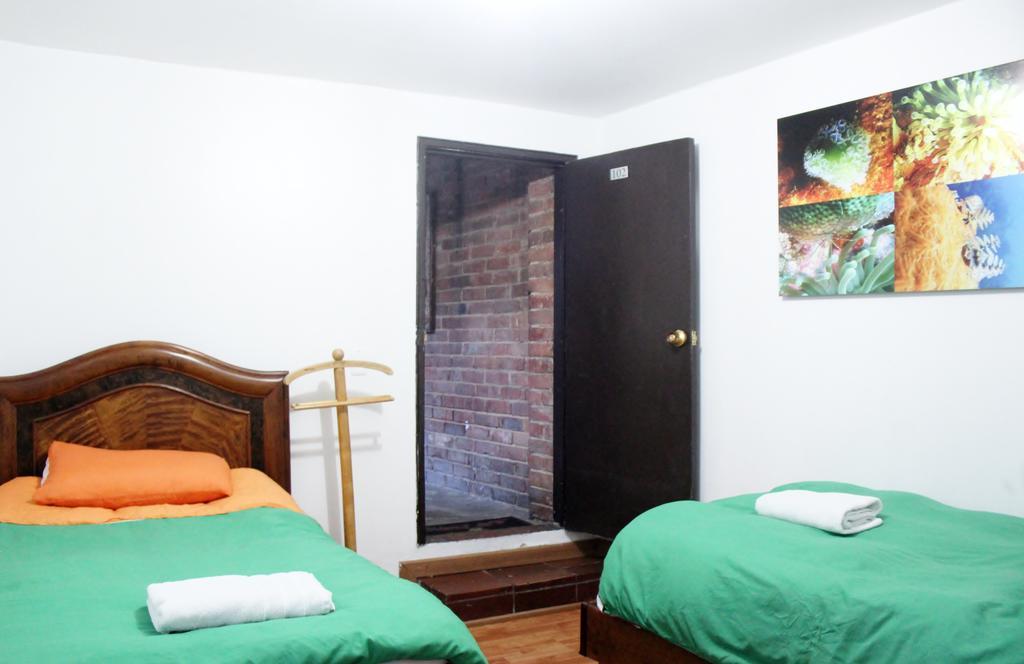 בוגוטה Hostal La Pinta מראה חיצוני תמונה