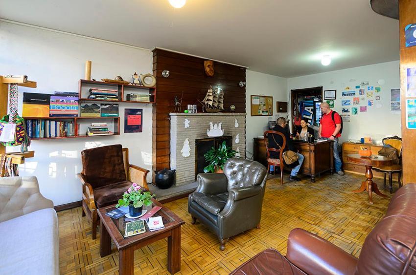 בוגוטה Hostal La Pinta מראה חיצוני תמונה